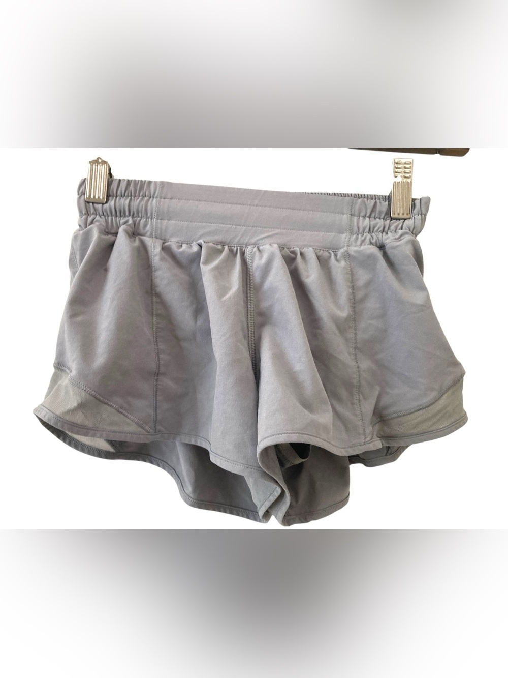 lululemon athletica Light Gray Women's Athletic running hotty hot Shorts